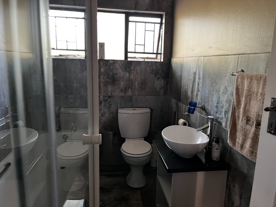 4 Bedroom Property for Sale in Pellissier Free State